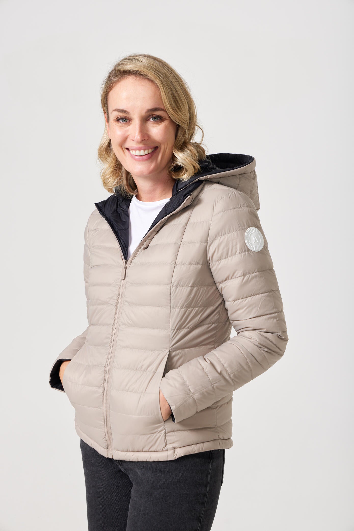 Women’s Ebony x Ivory Classic Jacket™ reversible puffer in beige and black, lightweight and versatile jacket for everyday wear in Australia