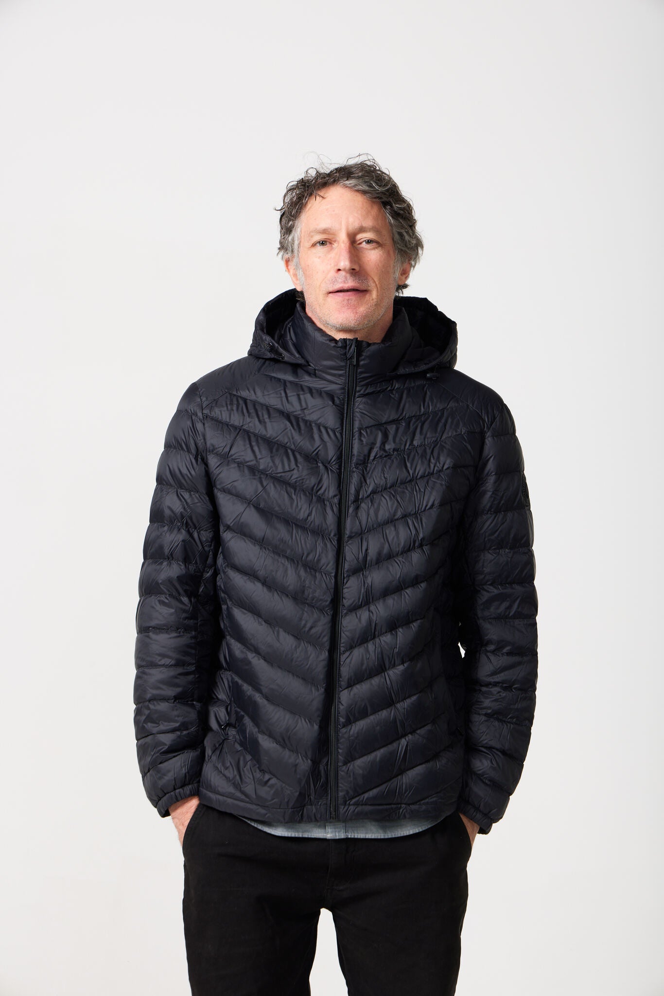 Men’s Black Classic Jacket™ in black, versatile lightweight puffer jacket with hood for everyday wear in Australia