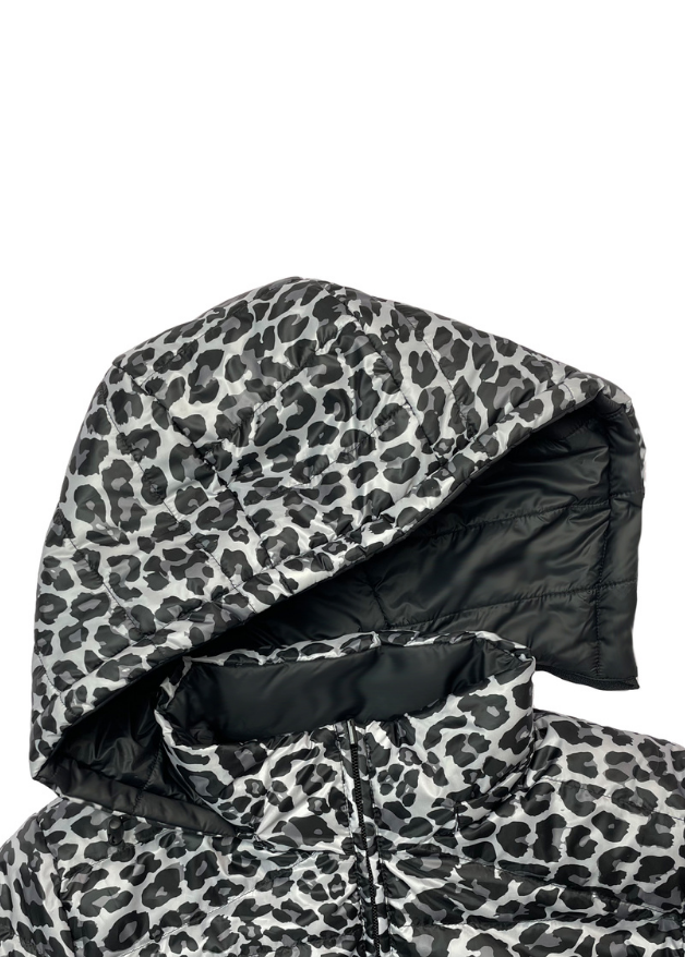 detachable hood of a leopard print duck down puffer coat